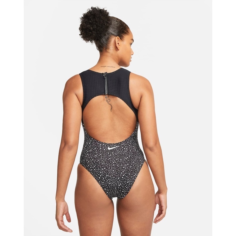 Nike Black and White Women's One Piece Swimsuit - NWT